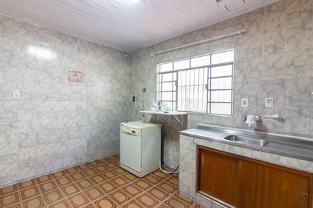 Casa à venda com 107m², 2 quartos e 2 vagas Casa à venda com 107m², 2 quartos e 2 vagasCozinha