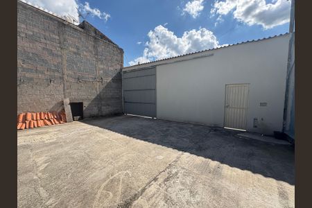 Casa à venda com 250m², 3 quartos e 5 vagasQuintal com garagem