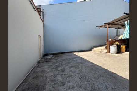 Casa à venda com 250m², 3 quartos e 5 vagasQuintal com garagem