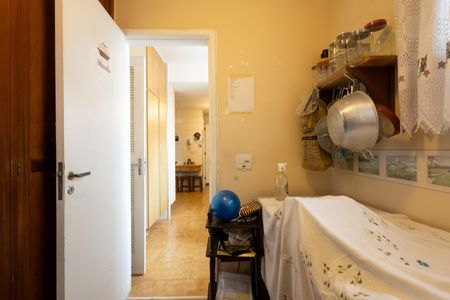 Apartamento à venda com 157m², 2 quartos e 2 vagas Apartamento à venda com 157m², 2 quartos e 2 vagasQuarto de Serviço