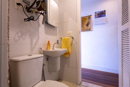 Apartamento à venda com 157m², 2 quartos e 2 vagas Apartamento à venda com 157m², 2 quartos e 2 vagasBanheiro Social