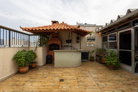 Apartamento à venda com 157m², 2 quartos e 2 vagas Apartamento à venda com 157m², 2 quartos e 2 vagasCobertura