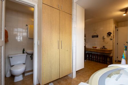 Apartamento à venda com 157m², 2 quartos e 2 vagas Apartamento à venda com 157m², 2 quartos e 2 vagasÁrea de Serviço