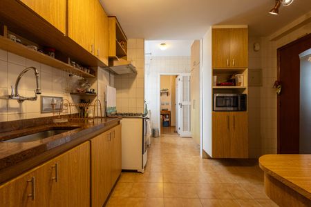 Apartamento à venda com 157m², 2 quartos e 2 vagas Apartamento à venda com 157m², 2 quartos e 2 vagasCozinha