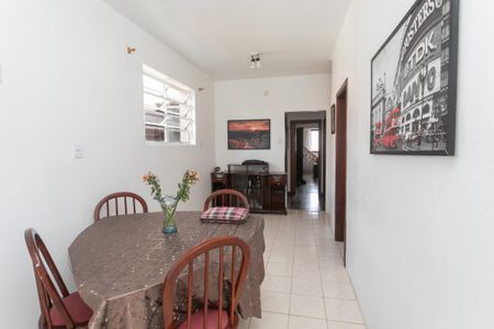 Casa à venda com 270m², 5 quartos e 3 vagasCozinha