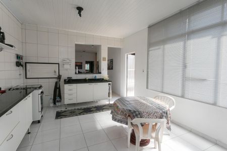 Casa à venda com 270m², 5 quartos e 3 vagasCozinha