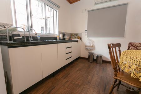 Casa à venda com 270m², 5 quartos e 3 vagasCozinha 2