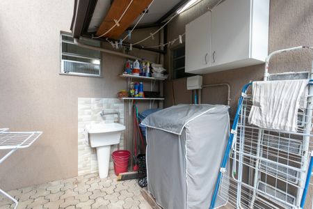 Casa à venda com 270m², 5 quartos e 3 vagasLavanderia