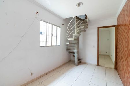 Casa à venda com 150m², 2 quartos e 2 vagasSala de TV