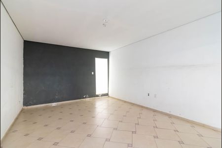 Casa à venda com 150m², 2 quartos e 2 vagasSala