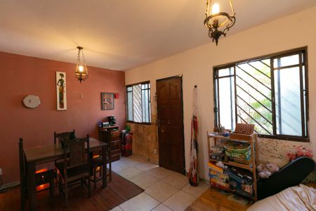 Casa para alugar com 150m², 3 quartos e 1 vaga Casa para alugar com 150m², 3 quartos e 1 vagaSala