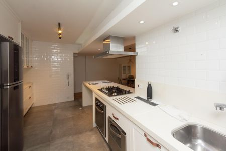 Apartamento à venda com 102m², 2 quartos e 1 vagaCozinha