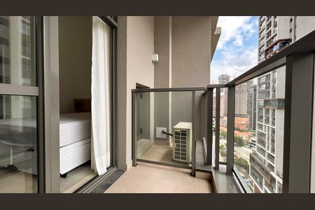 Studio para alugar com 25m², 1 quarto e sem vaga Studio para alugar com 25m², 1 quarto e sem vagaVaranda Studio