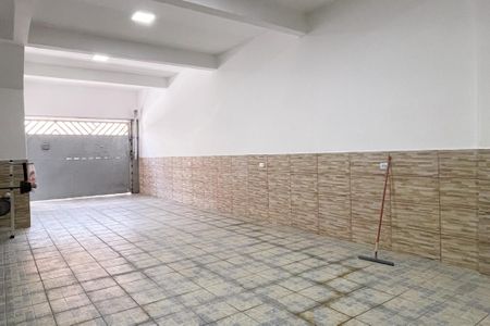 Casa para alugar com 200m², 1 quarto e 5 vagas Casa para alugar com 200m², 1 quarto e 5 vagasGaragem