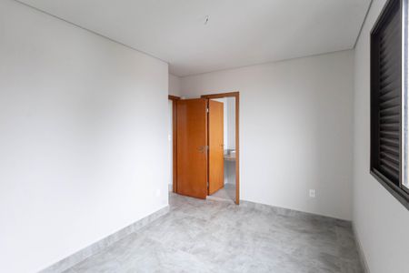Apartamento à venda com 152m², 3 quartos e 2 vagas Apartamento à venda com 152m², 3 quartos e 2 vagasSuíte