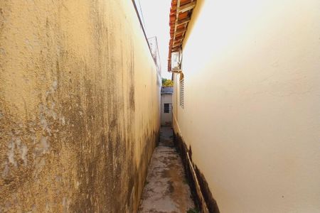 Casa à venda com 330m², 4 quartos e 2 vagas Casa à venda com 330m², 4 quartos e 2 vagasCorredor