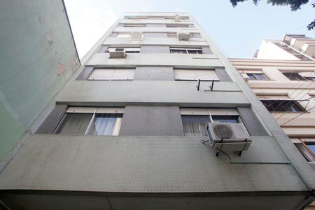 Apartamento à venda com 80m², 1 quarto e sem vagaFachada