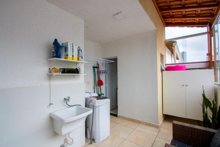 Apartamento à venda com 90m², 2 quartos e 2 vagasÁrea de serviço