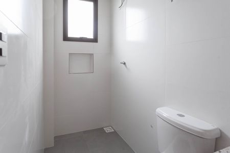 Apartamento à venda com 147m², 3 quartos e 2 vagas Apartamento à venda com 147m², 3 quartos e 2 vagasBanheiro da suíte