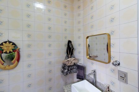 Casa à venda com 450m², 5 quartos e 4 vagas Casa à venda com 450m², 5 quartos e 4 vagasLavabo