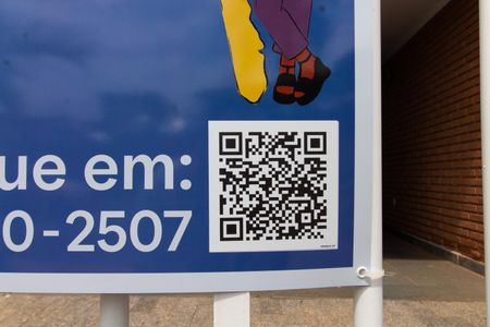 Casa à venda com 450m², 5 quartos e 4 vagas Casa à venda com 450m², 5 quartos e 4 vagasPlaca