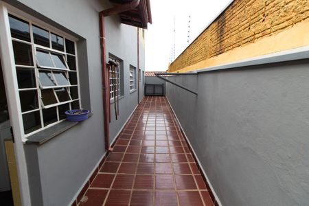 Casa à venda com 450m², 5 quartos e 4 vagas Casa à venda com 450m², 5 quartos e 4 vagasÁrea externa