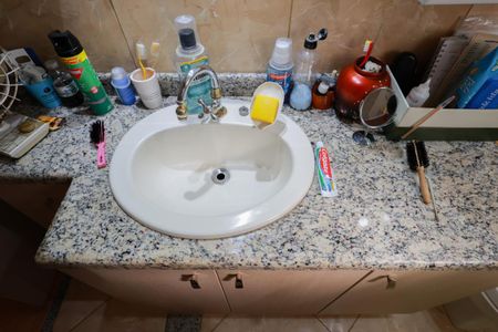 Casa de condomínio à venda com 225m², 5 quartos e 5 vagasBanheiro da Suíte 1