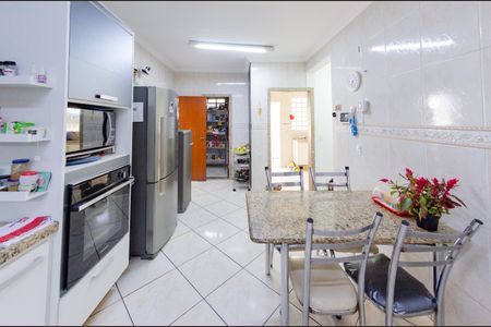 Casa à venda com 497m², 4 quartos e 6 vagasCozinha