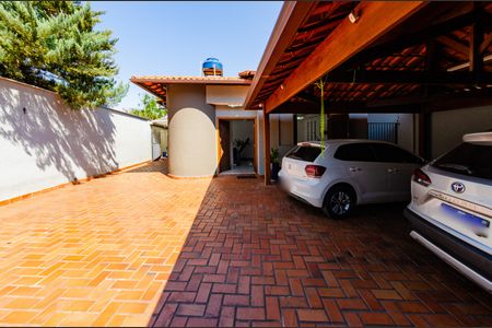 Casa à venda com 497m², 4 quartos e 6 vagasGaragem