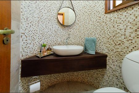 Casa à venda com 497m², 4 quartos e 6 vagasLavabo