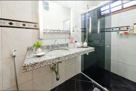 Casa à venda com 497m², 4 quartos e 6 vagasBanheiro suíte 2