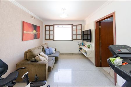 Casa à venda com 497m², 4 quartos e 6 vagasSala