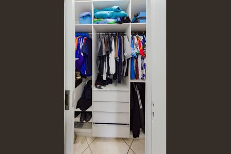 Casa à venda com 497m², 4 quartos e 6 vagasCloset quarto 2