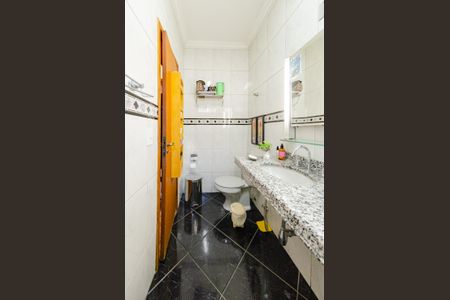 Casa à venda com 497m², 4 quartos e 6 vagasBanheiro suíte 2