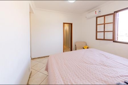 Casa à venda com 497m², 4 quartos e 6 vagasSuíte 2