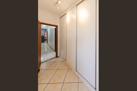 Casa à venda com 497m², 4 quartos e 6 vagasSuíte 2