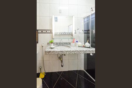 Casa à venda com 497m², 4 quartos e 6 vagasBanheiro suíte 2