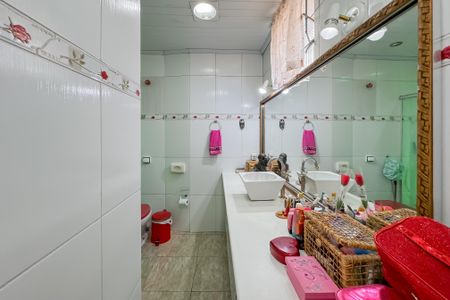 Casa à venda com 350m², 3 quartos e 2 vagas Casa à venda com 350m², 3 quartos e 2 vagasBanheiro da Suíte