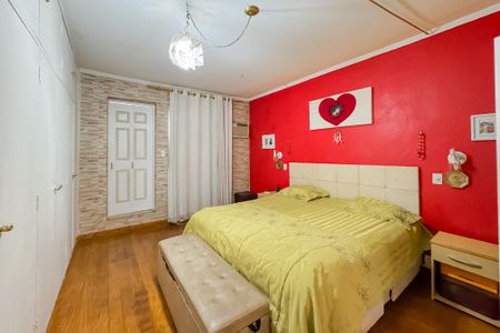 Casa à venda com 350m², 3 quartos e 2 vagas Casa à venda com 350m², 3 quartos e 2 vagasSuíte