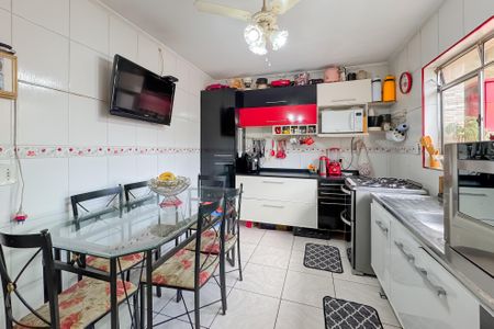 Casa à venda com 350m², 3 quartos e 2 vagas Casa à venda com 350m², 3 quartos e 2 vagasCozinha