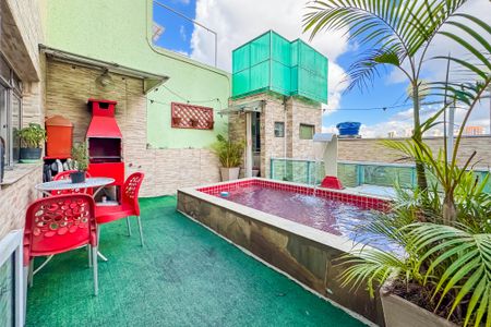 Casa à venda com 350m², 3 quartos e 2 vagas Casa à venda com 350m², 3 quartos e 2 vagasPiscina e Churrasqueira