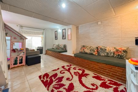 Casa à venda com 350m², 3 quartos e 2 vagas Casa à venda com 350m², 3 quartos e 2 vagasEdícula