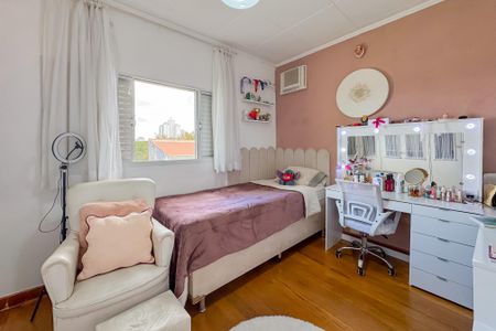 Casa à venda com 350m², 3 quartos e 2 vagas Casa à venda com 350m², 3 quartos e 2 vagasQuarto 2