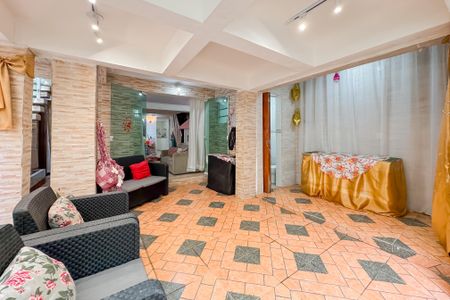 Casa à venda com 350m², 3 quartos e 2 vagas Casa à venda com 350m², 3 quartos e 2 vagasEdícula