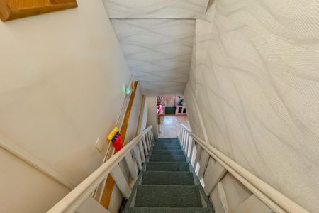 Casa à venda com 350m², 3 quartos e 2 vagas Casa à venda com 350m², 3 quartos e 2 vagasSubsolo - Escada