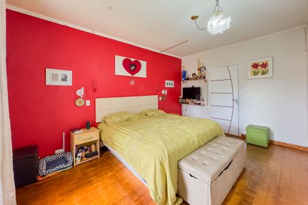 Casa à venda com 350m², 3 quartos e 2 vagas Casa à venda com 350m², 3 quartos e 2 vagasSuíte