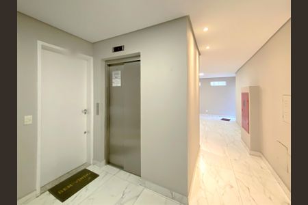 Apartamento à venda com 59m², 2 quartos e 1 vaga Apartamento à venda com 59m², 2 quartos e 1 vagaElevaoor