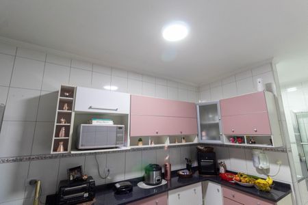 Casa à venda com 150m², 3 quartos e 2 vagasCozinha - Armários