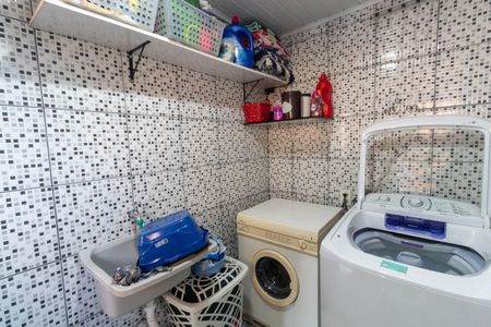 Casa à venda com 150m², 3 quartos e 2 vagasÁrea de Serviço