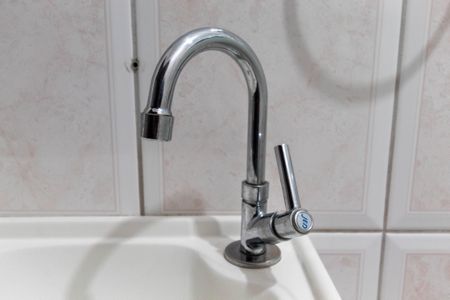 Casa à venda com 150m², 3 quartos e 2 vagasBanheiro - torneira